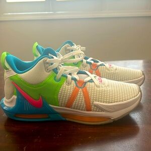 Nike LeBron Witness 7 Gray Fog Men’s Basketball Shoes Size 10.5